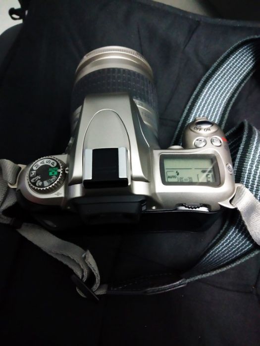 Nikon F55 com lente e bolsa