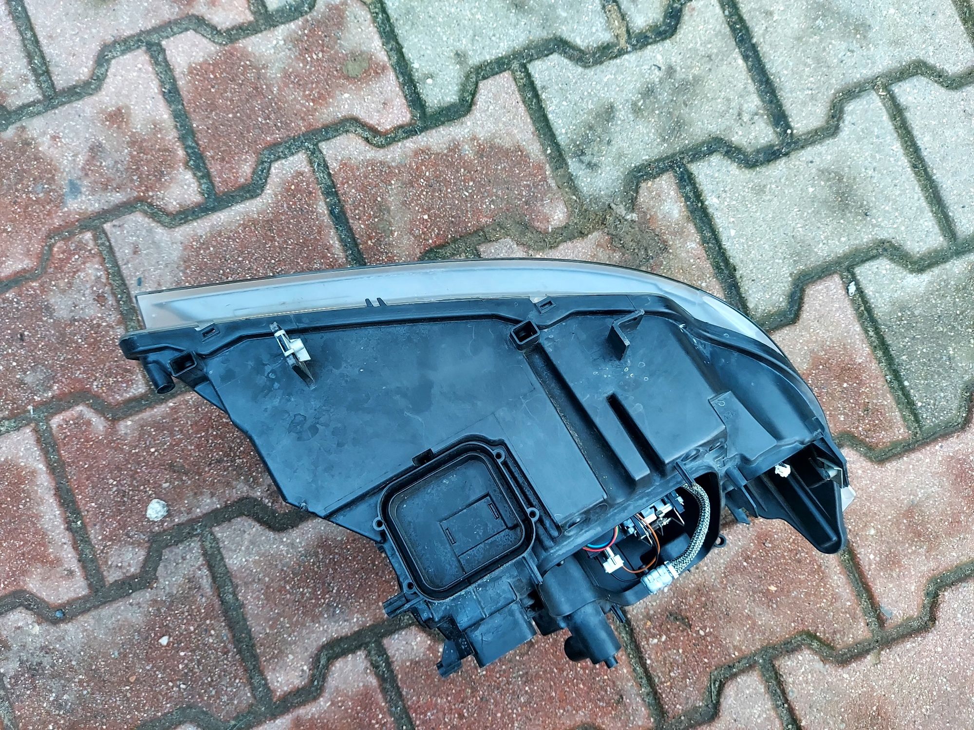 Lampa reflektor BMW E90 E91 lift LCI xenon lewa EUROPA