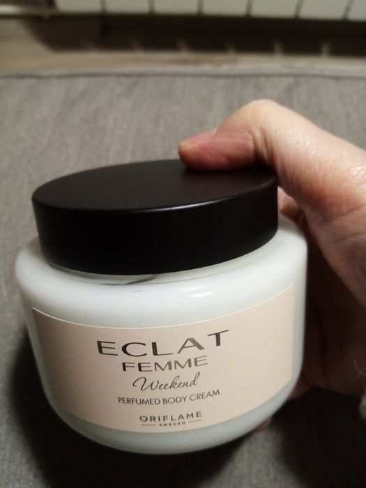 Perfumowany krem do ciała Eclat Femme Weekend