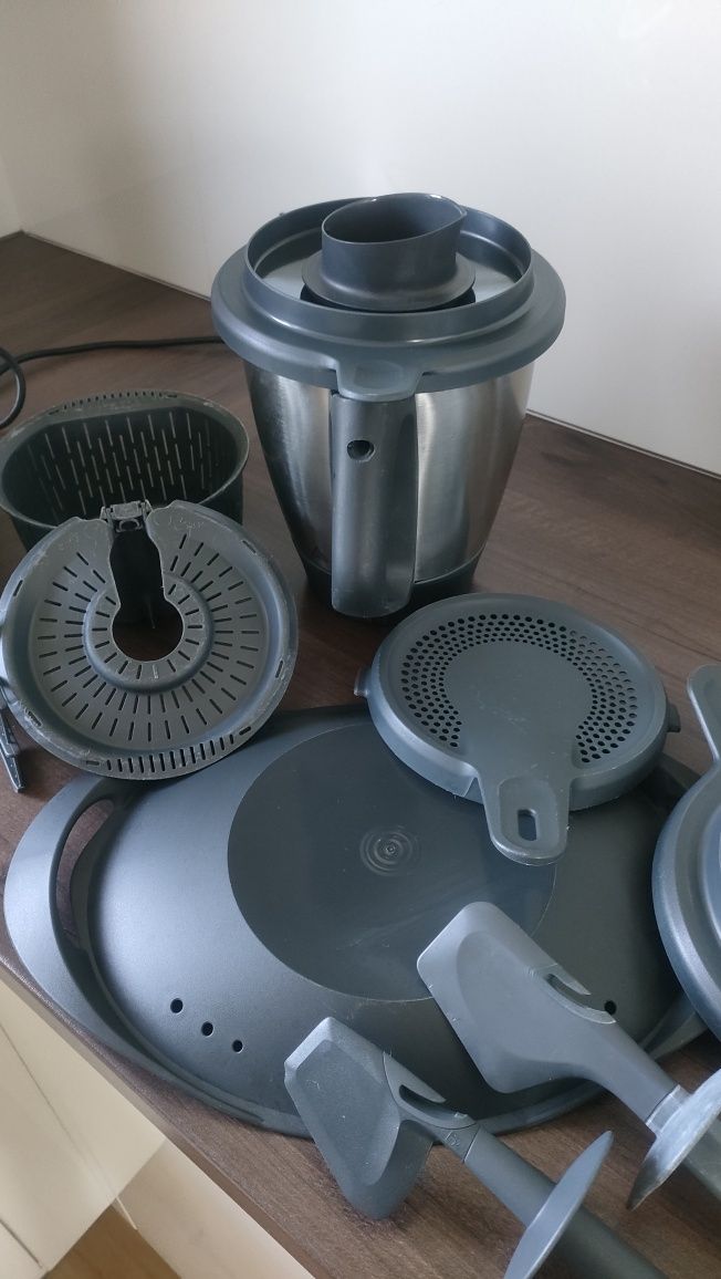 Thermomix TM6 plus dodatkowe naczynie plus akcesoria