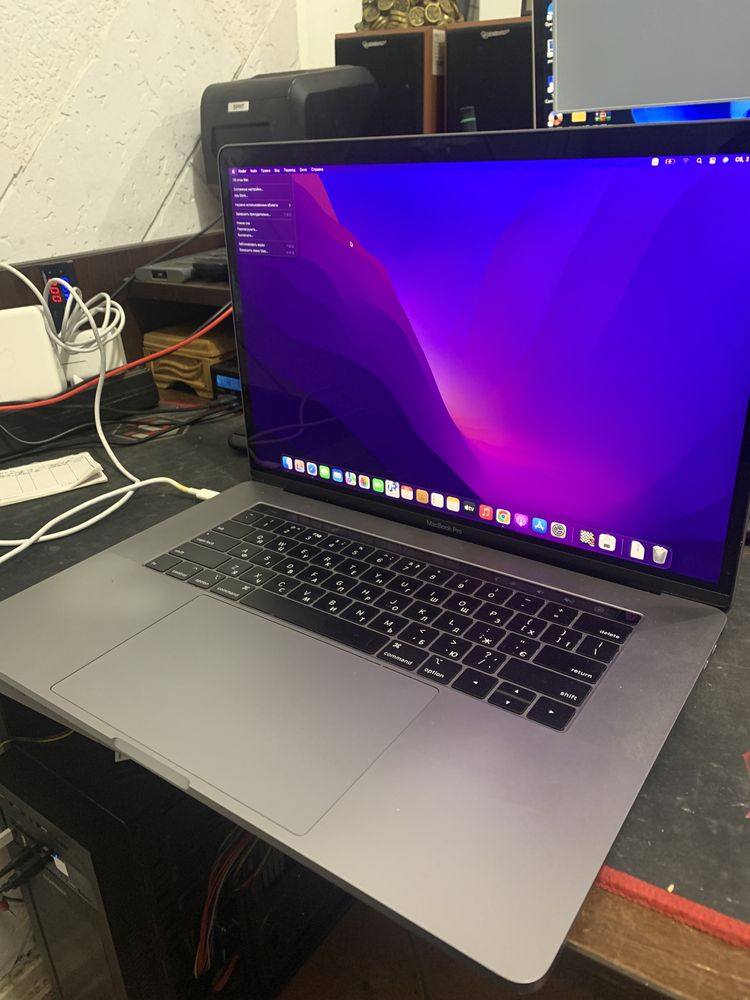 15” MacBook Pro A1990 2018 i7 2,2Ghz 6core 16Gb DDR4 250gb ssd