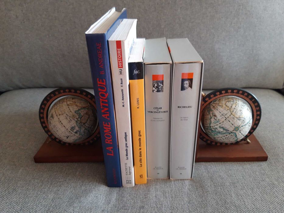 2 porta livros em madeira maciça