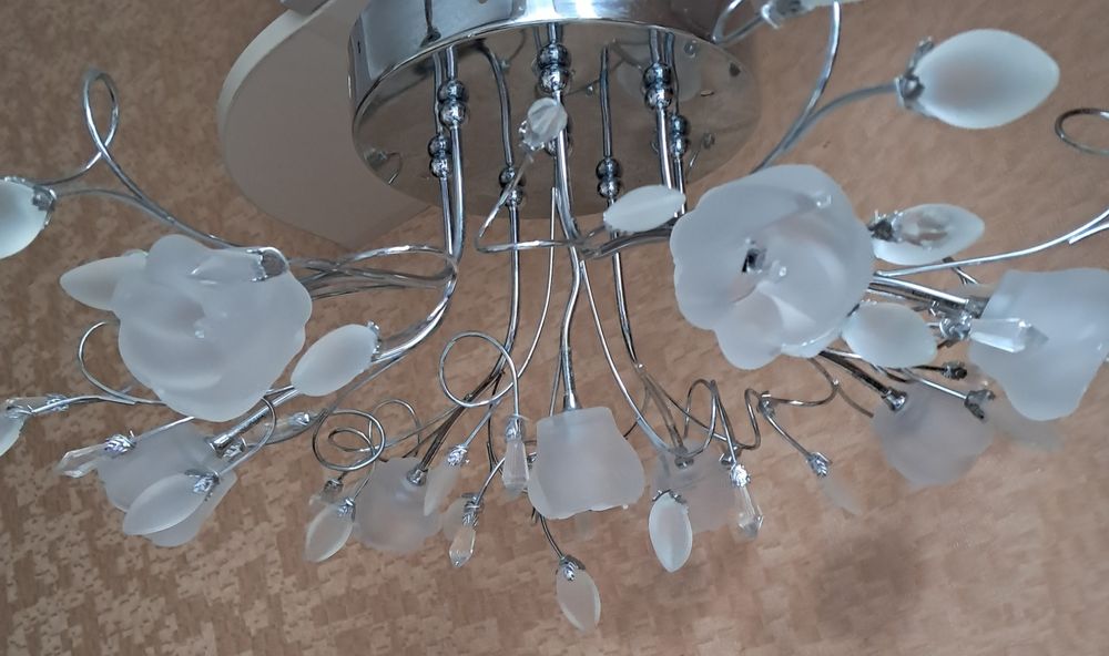 Люстра на 8 галогенок