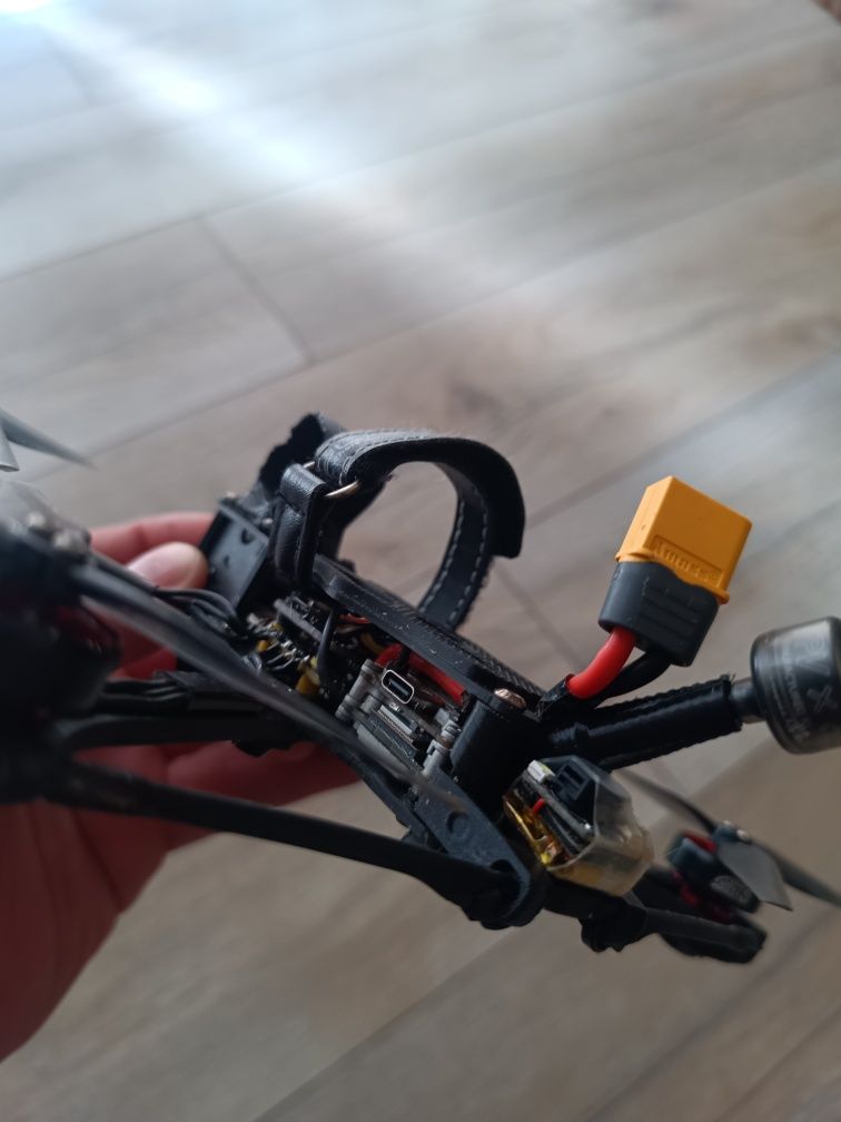 Dron fpv Apex 4 Dji Vista polar stack t-motor elrs