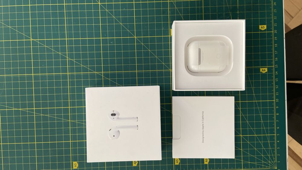 Air pods 1 лівий правий працюючі оригінал коробка