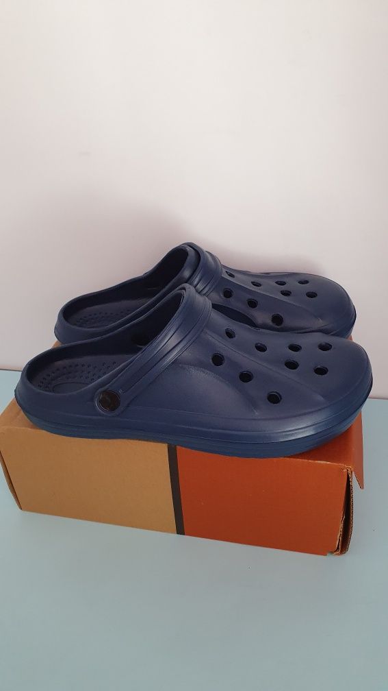Crocsy  / klapki męskie nowe w rozmiarze 43