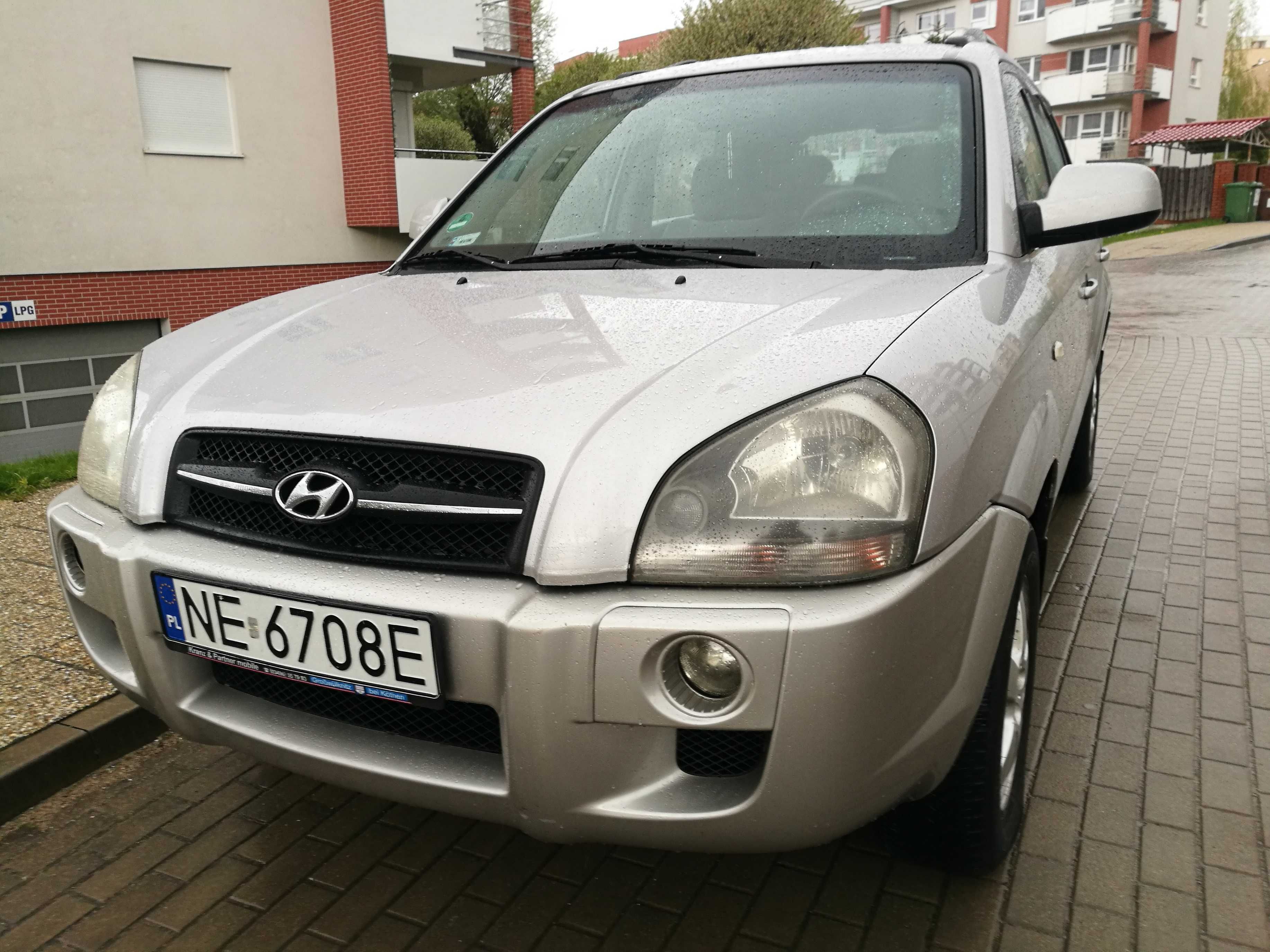 Hyundai TUCSON 2.0 benz GAZ sekw STAG  sprawna KLIMA opłaty 2025r