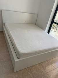 Cama branca Malm