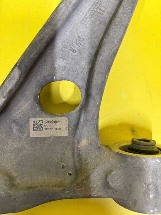 Mercedes Benz 2022 GLA 35 Передній правий нижній ричаг A2473308401