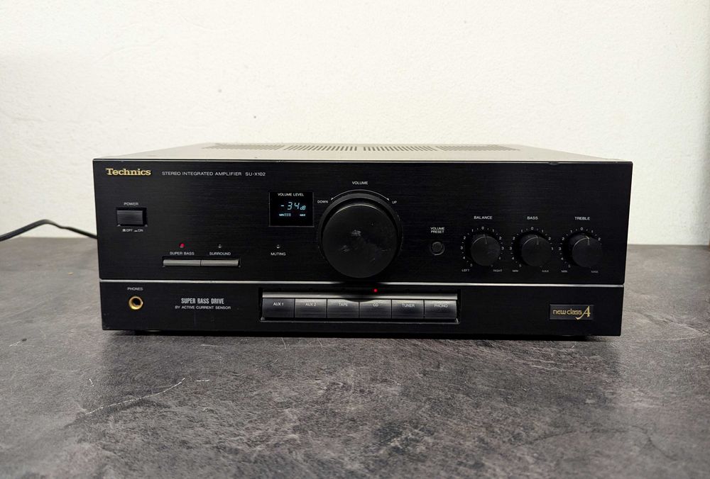 Стерео підсилювач Technics SU-X102.