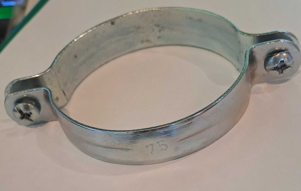 Uchwyty-obejmy ocynk do zawieszenia rur paszowych fi 75 ( op. 10szt)