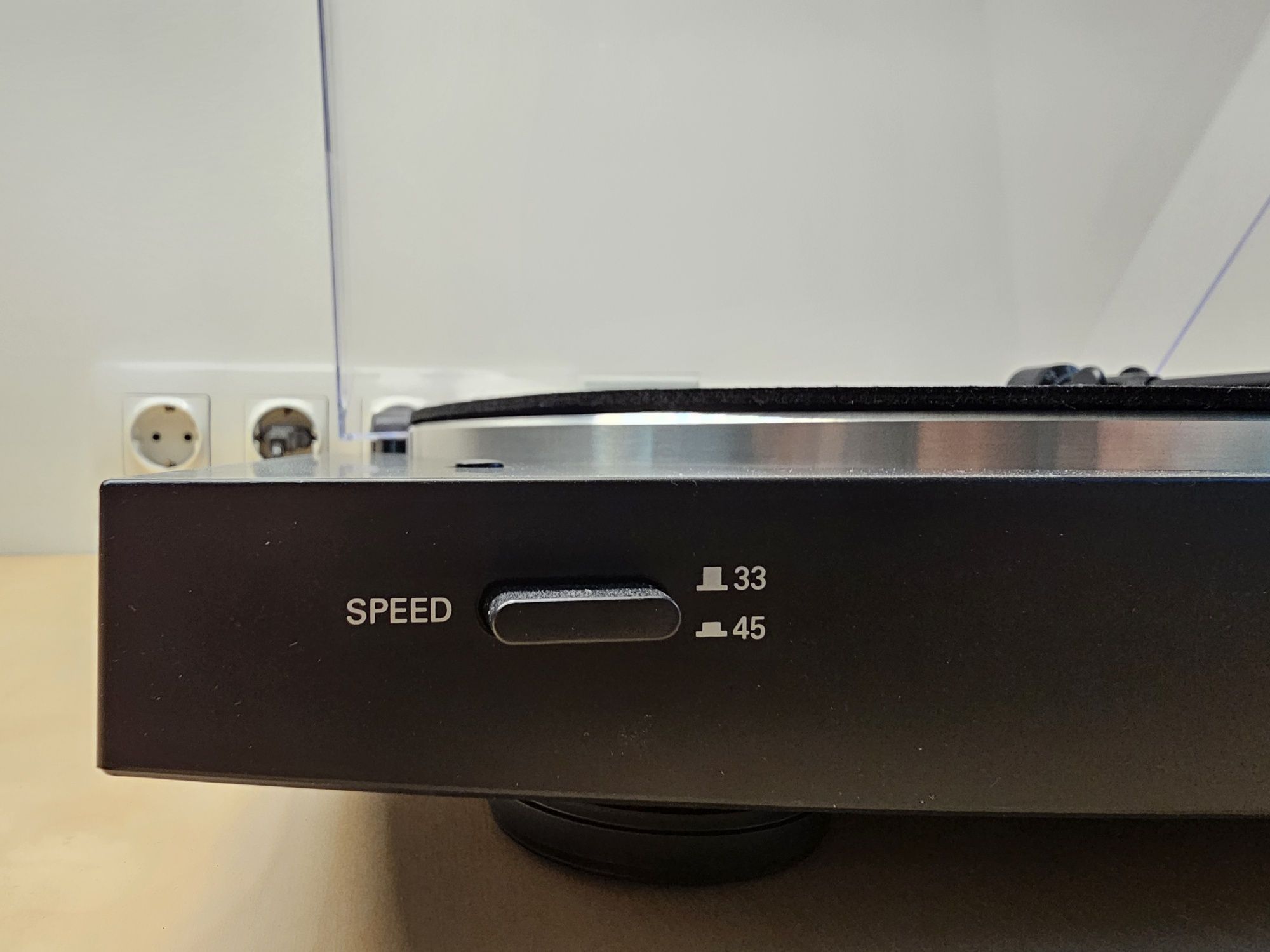 Програвач вінілу Audio-Technica AT-LP3XBT (чек, гарантія) + платівка