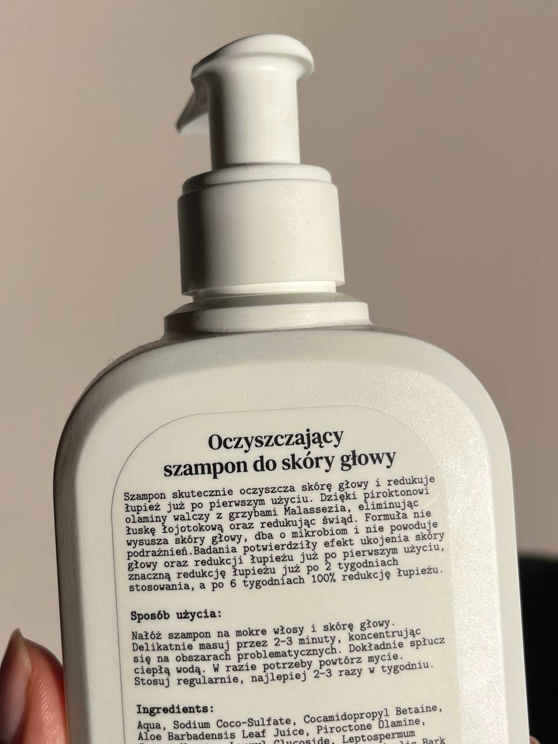 Szampon przeciwłupieżowy Candid Hebe