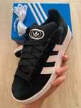 Czarne, codzienne buty w rozmiarze 40