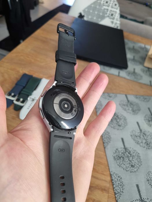 Samsung galaxy watch classic 4 LTE + 3 skórzane paski samsunga