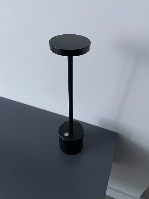 LED Лампа на аккумуляторах для дому, ресторану.