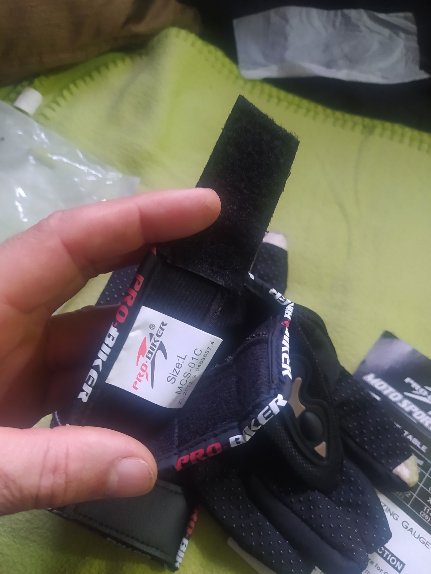Luvas tamanho L (Moto)  a estrear