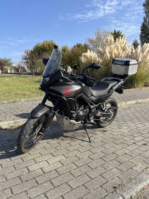 Mota XL750 Transalp com Extras - apenas 2600kms