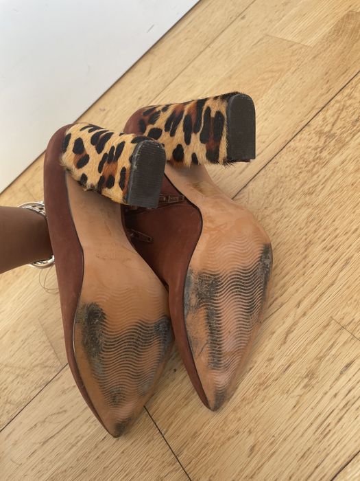 Sapatos Zilian salto com pêlo