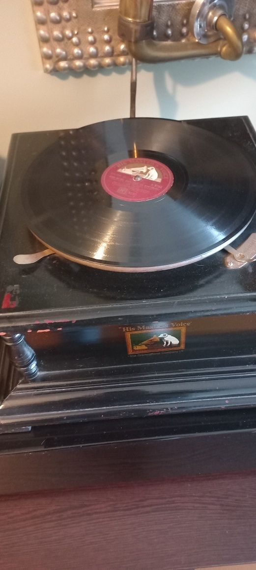 Grafonola His Master Voice