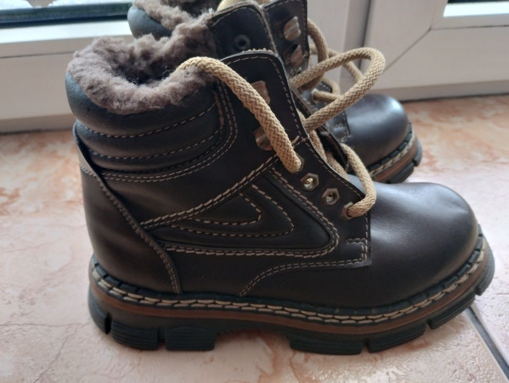 Nowe, skórzane buty zimowe, trapery, 33