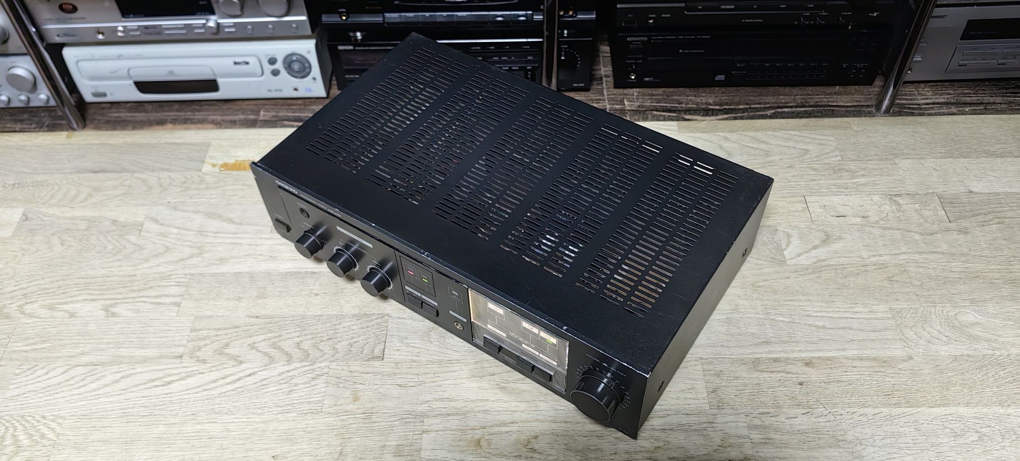 Підсилювач Onkyo A-22/8Ω