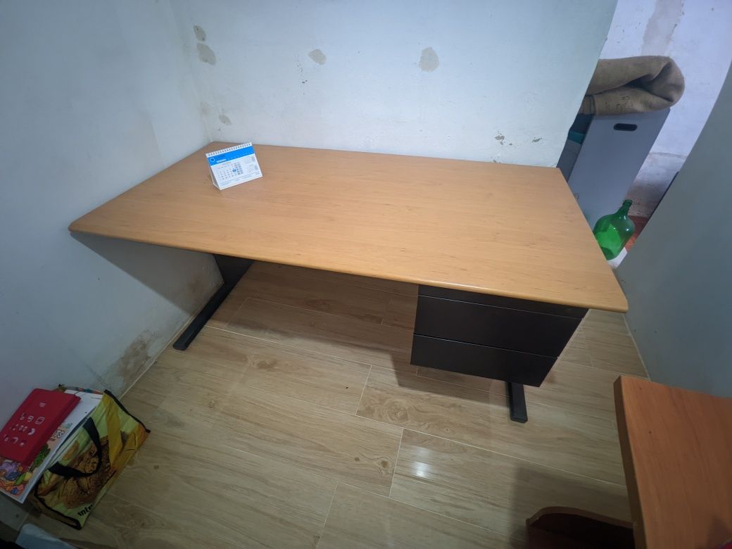 Secretaria 160x80 bom estado