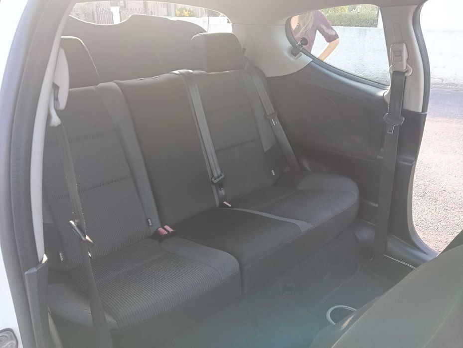 PEUGEOT 207 Ótimo estado - DEZ 2011