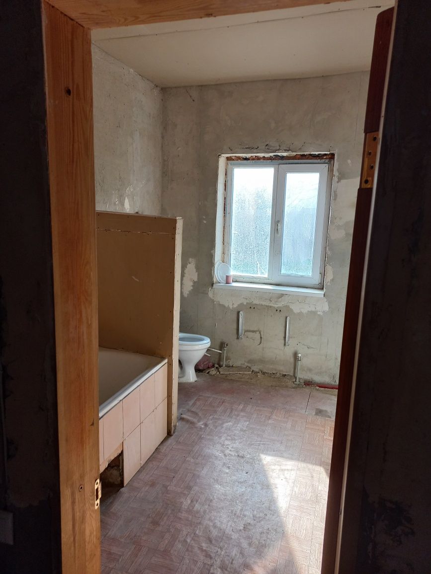 Продам пів будинку 1/2 с. Гора.