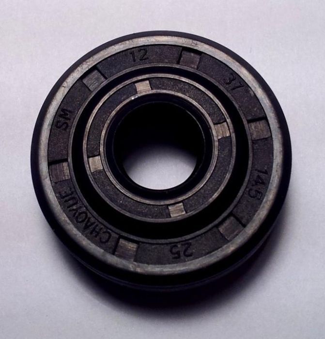 uszczelniacz wału partner 351,370,371,390,391,402