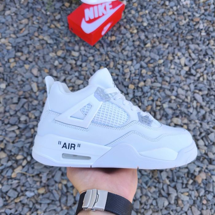 Кросівки зимові Nike Air Jordan 4 з хутром білі шкіра розпродаж