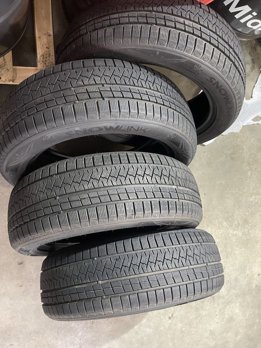 Резина зимняя 235/55/R20