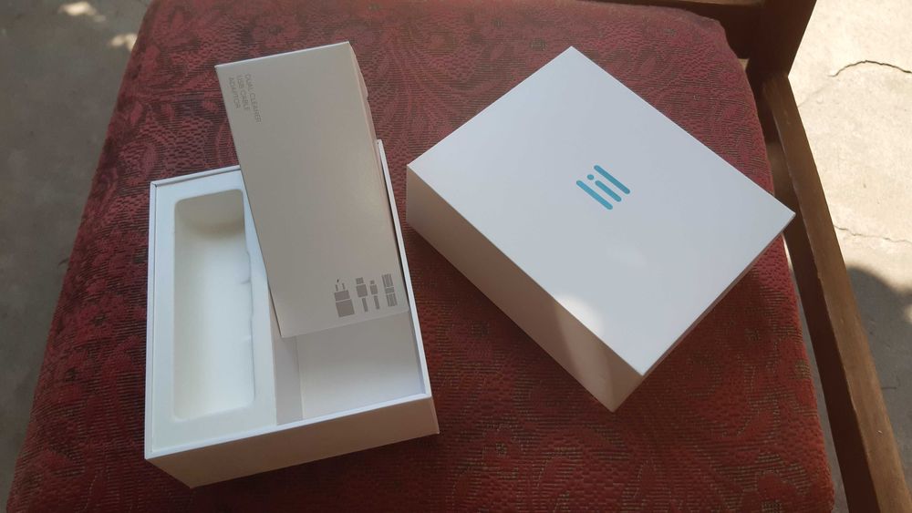 Продам пустую коробку, упаковку