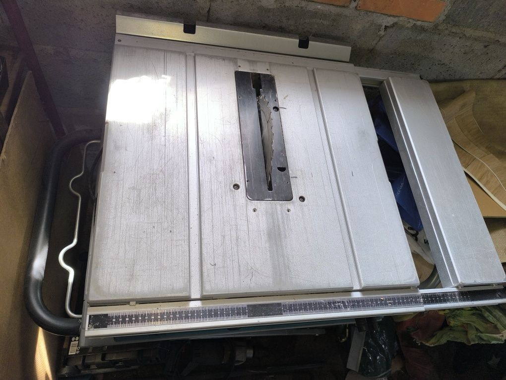 Piła stołowa Makita 2704