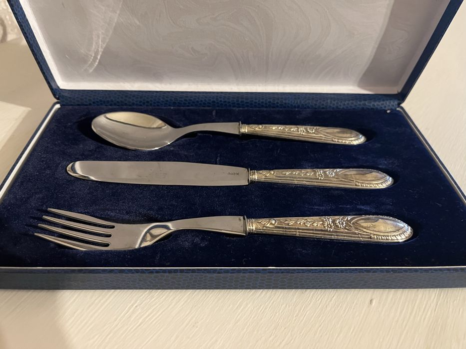 Talheres com cabos em prata