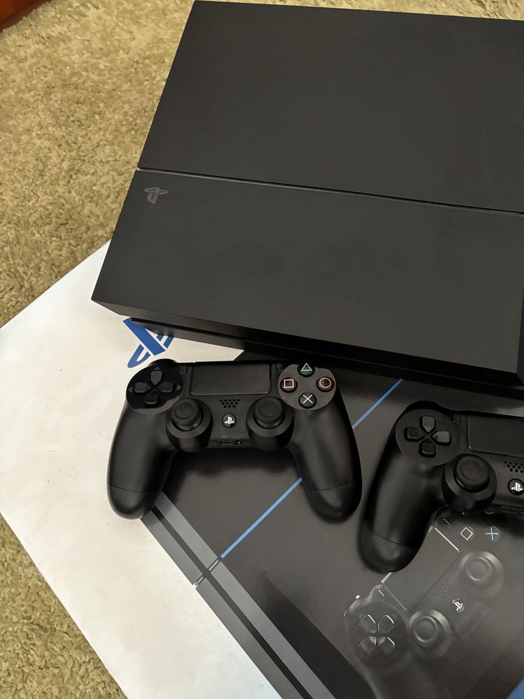 Playstation 4 1TB + Comando + GTA V