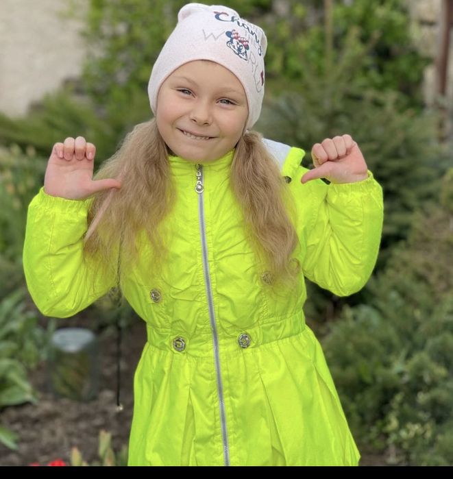 Курточка на девочку 2-4 г и ветровочка