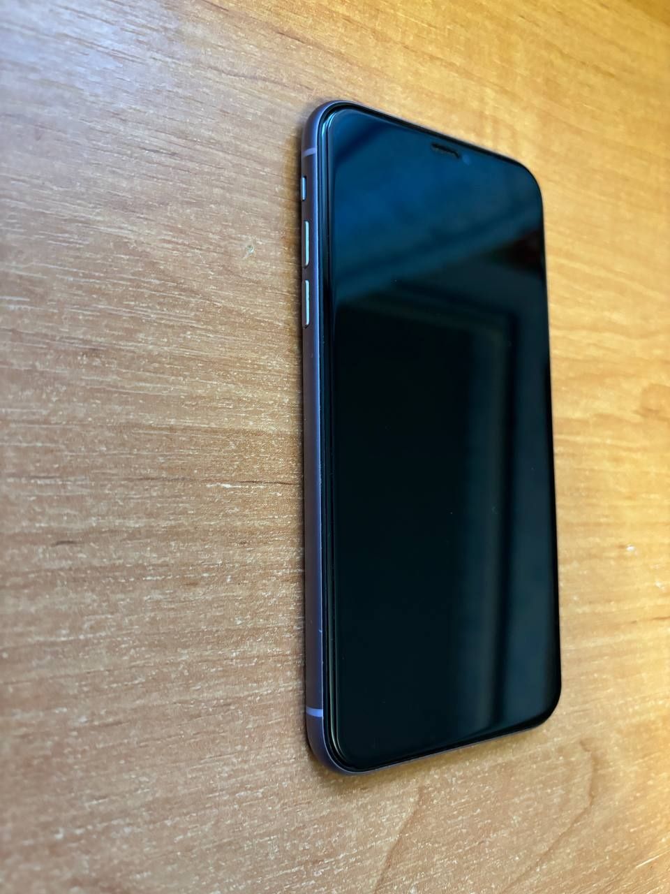 Продам IPhone 11, 64GB