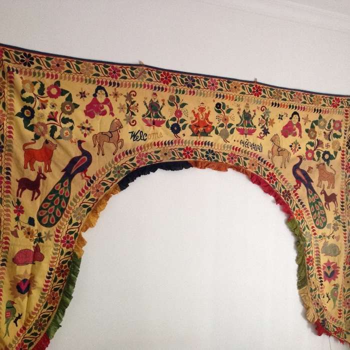 Bordado tradicional da Índia para pendurar. TORAN/DOOR