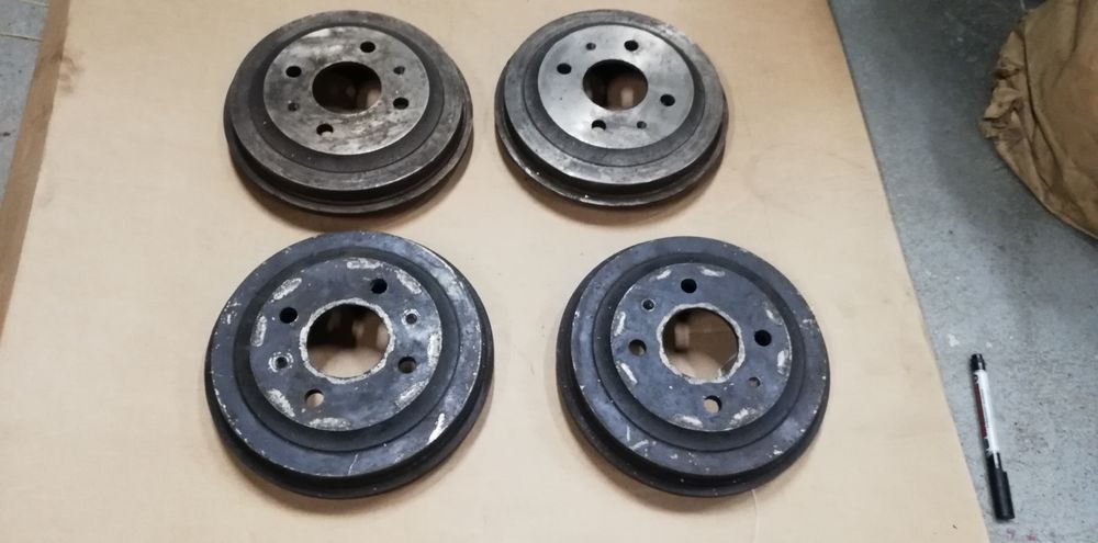 Fiat 126p bębny oryginalne FSM nowe 4 sztuki.