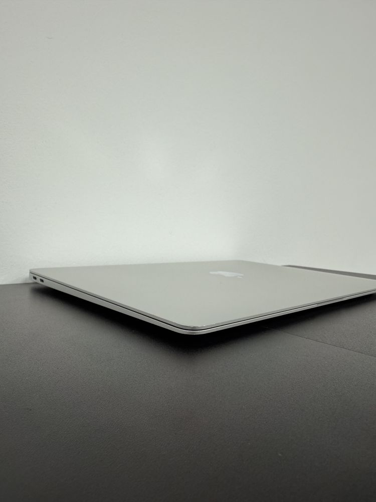 1 цикл Macbook Air 13 2019(2020) I5 8Gb | 128Gb • ГАРАНТІЯ > Ідеальний