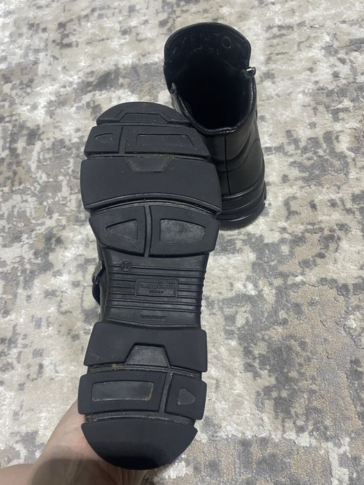 черевики, ботінки