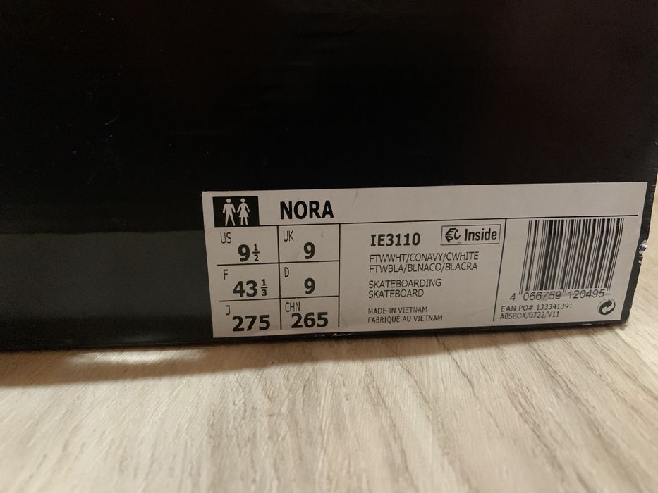 Adidas Nora (pro model da skater Nora Vasconcellos)