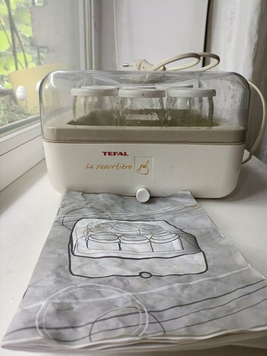 Йогуртниця Tefal  la yaourtiere   на 8 стаканчиків.