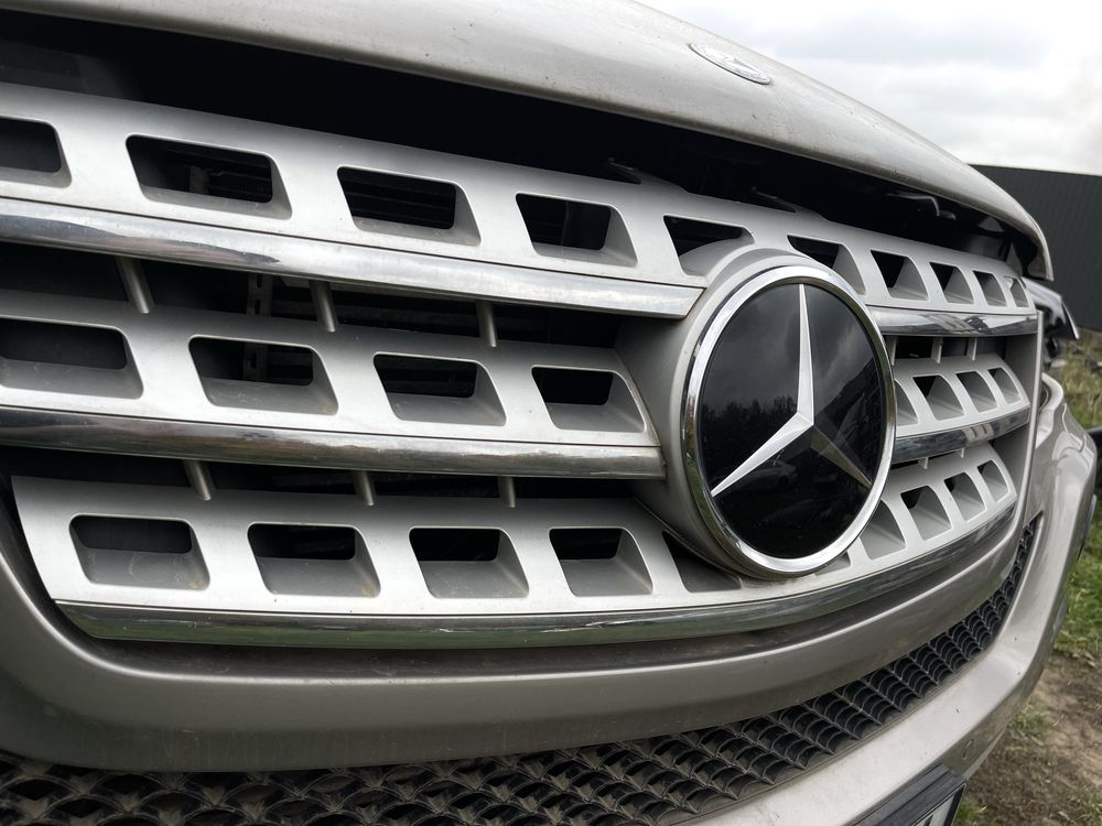 Решітка радіатора, разом із дистронік радар mercedes ml w164