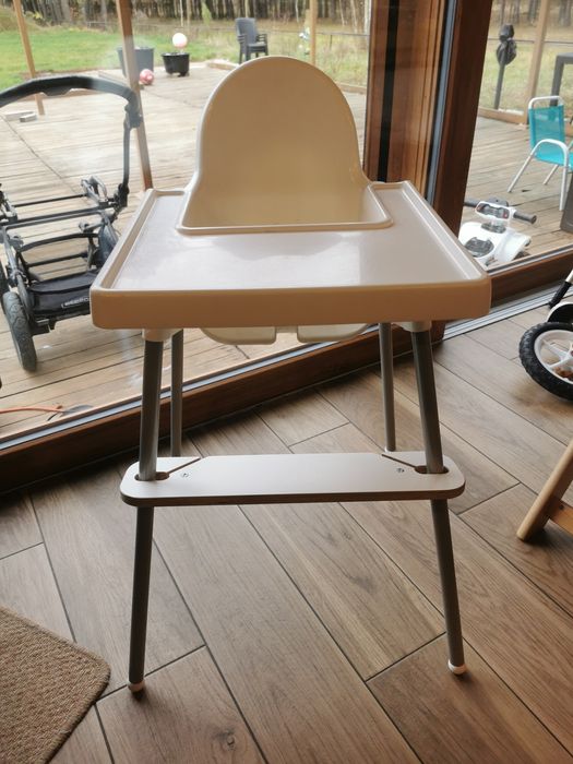Krzeselko do karmienia Ikea Z podpórka na nóżki