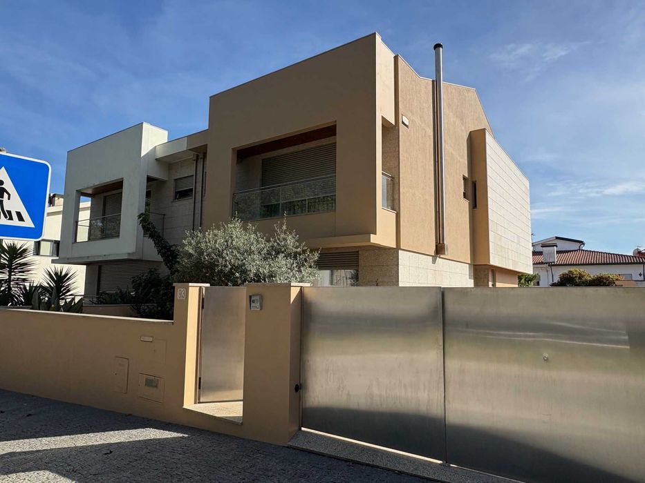 Moradia na Maia, com amplos espaços e em excelentes condições