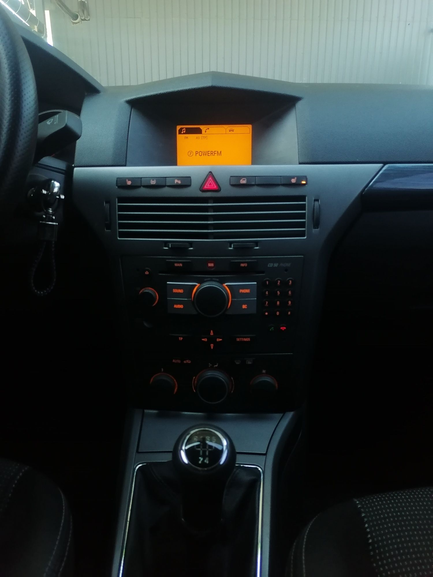 Opel Astra h 2004г