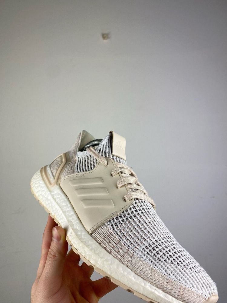 Кроссовки Adidas Boost