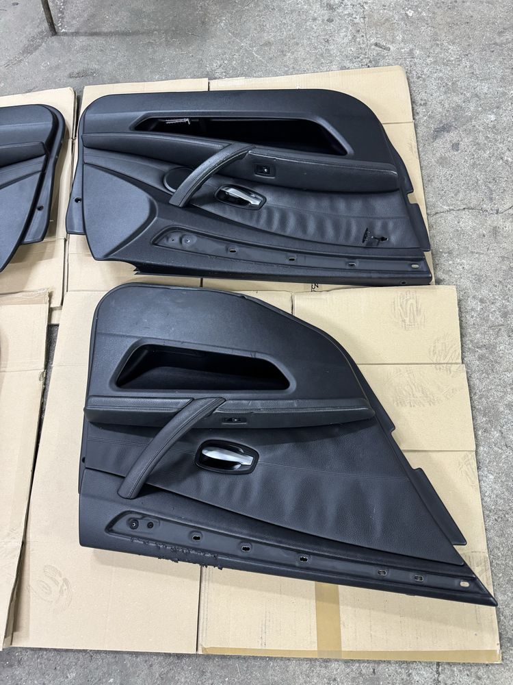 Bmw e61 boczki kombi tapicerka drzwi boczki czarna skóra komplet lift